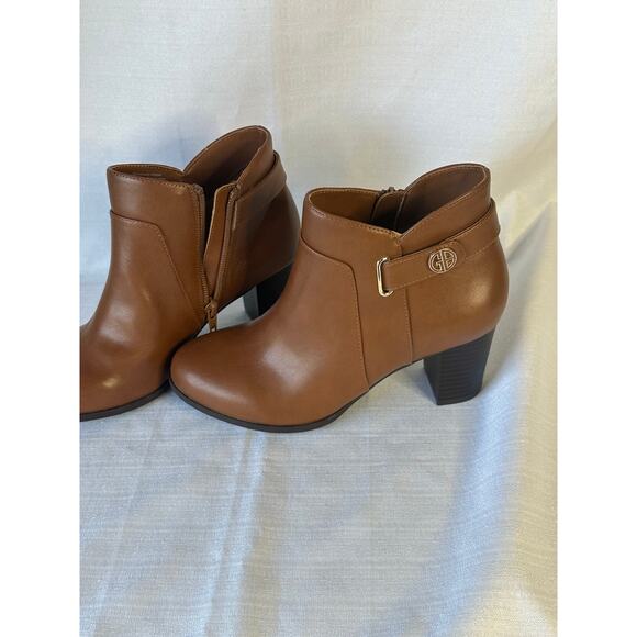 Giani Bernini Abalina Brown Faux Leather Short Bootie Size 5.5 - Picture 7 of 7